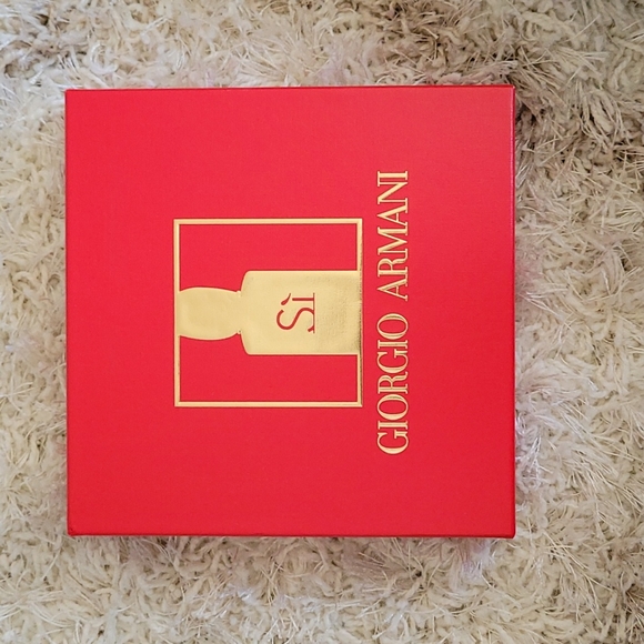 Giorgio Armani Other - Giorgio Armani perfume discovery set